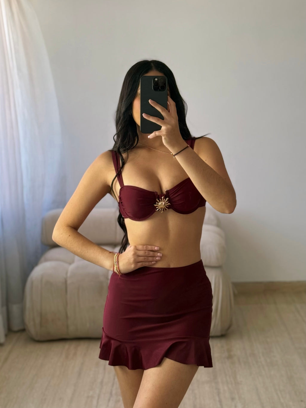 Traje de Baño de Tres Piezas Vinotinto