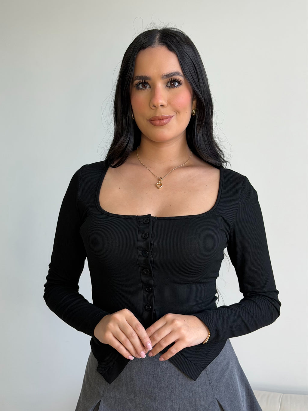 Camisa Manga Larga Negra con Botones