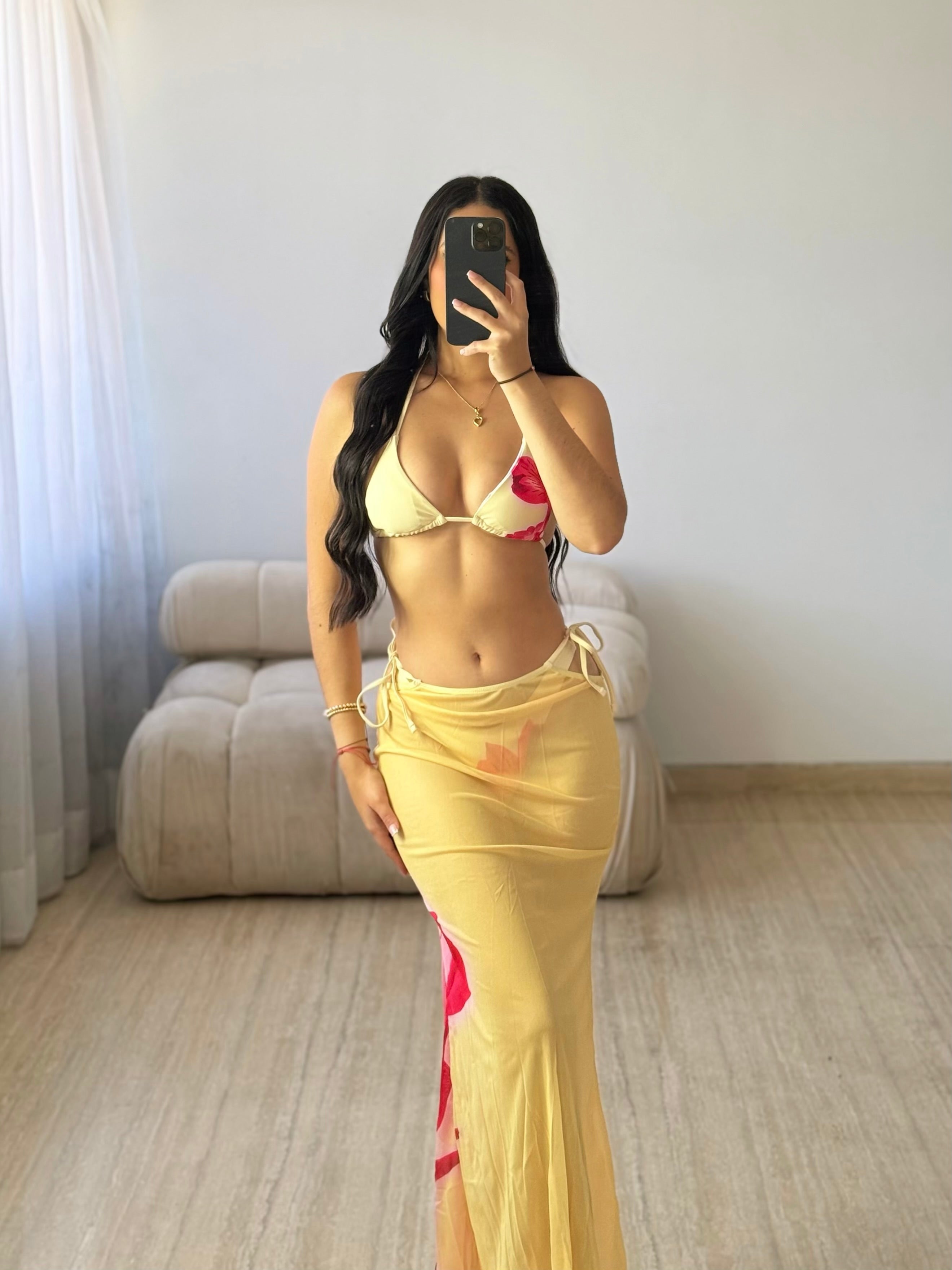 Traje de Baño de Tres Piezas Amarillo