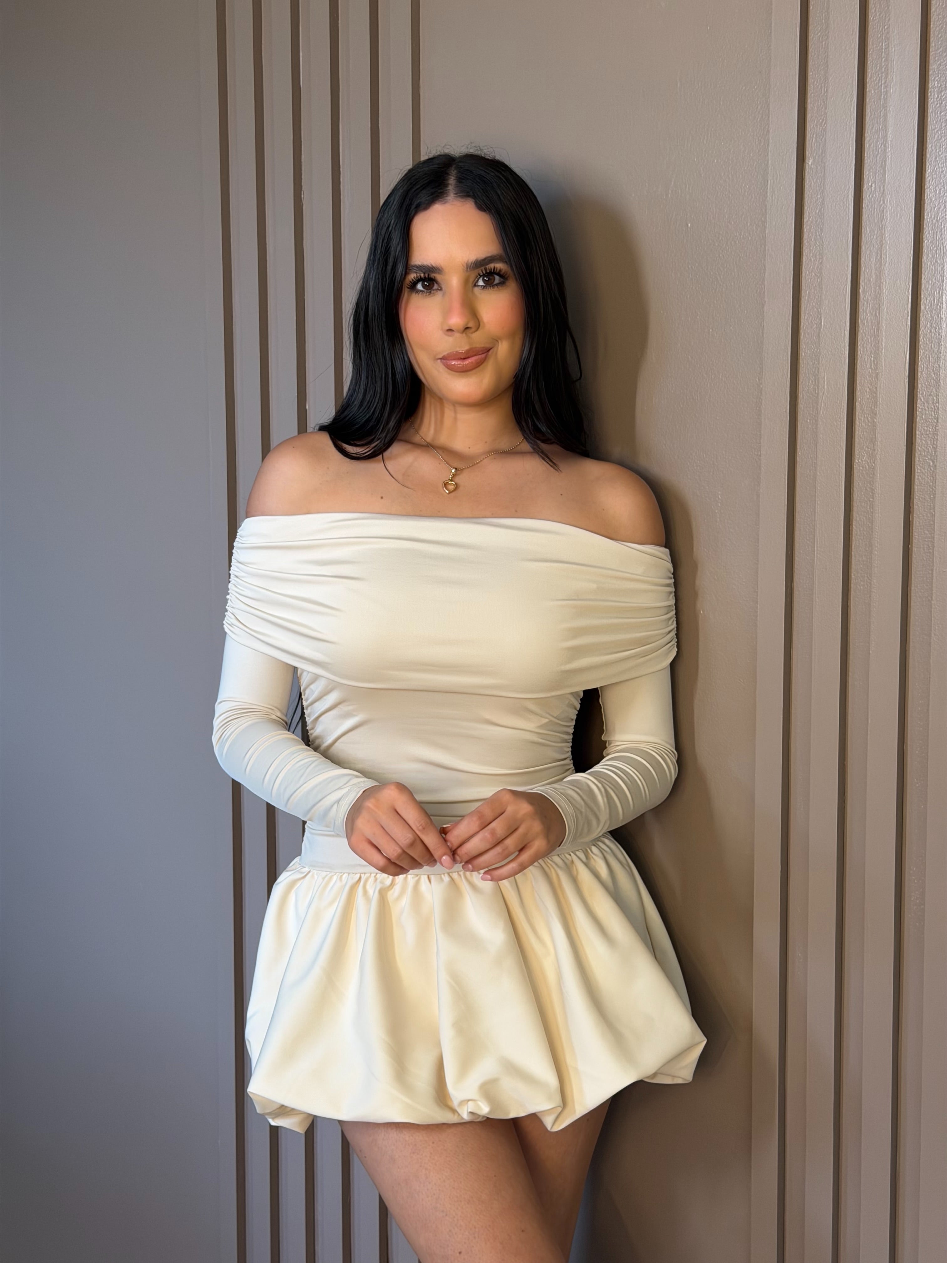 Vestido Cóctel Corto con Falda Campana